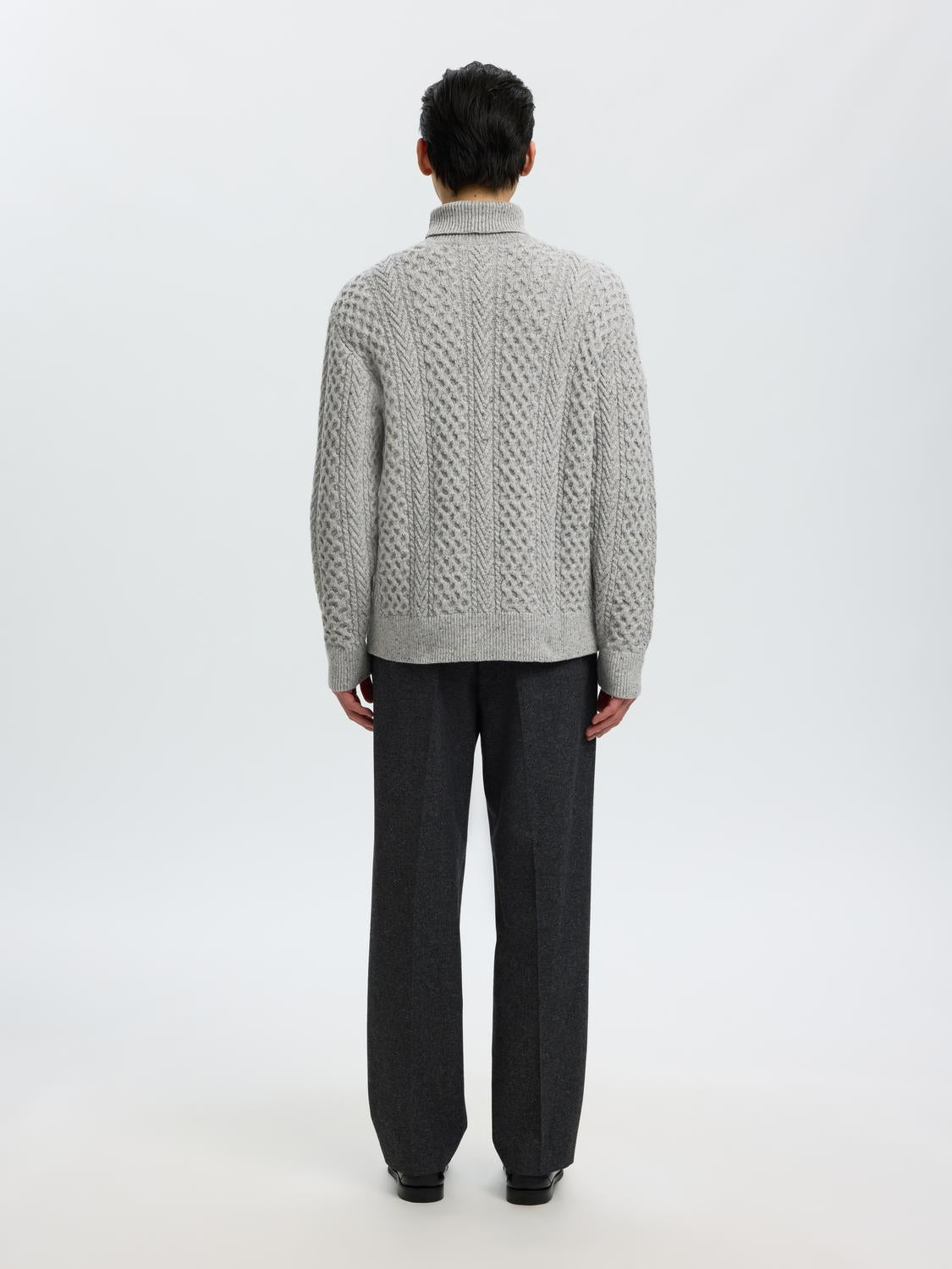 model_shot-back